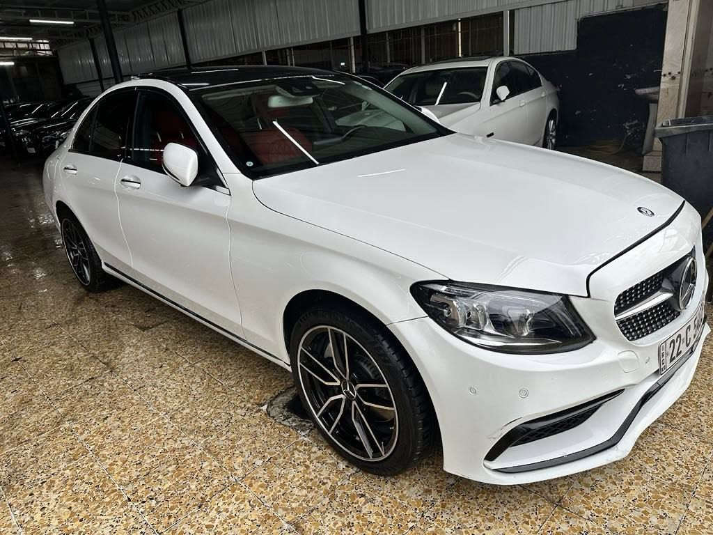 السلام عليكم مارسيدس C300 , 2017 للبيع او مراوس السعر 190  ) ***********
