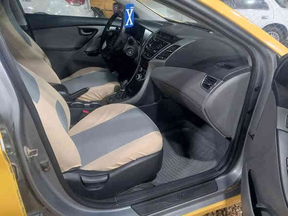 السلام عليكم النتره14 بغداد رقم انكليزي كامل بس الستلام بيه باب السائق مبدل فقط مصفره من كل شي حداديه تخم تاير جديد 108السعر***********
