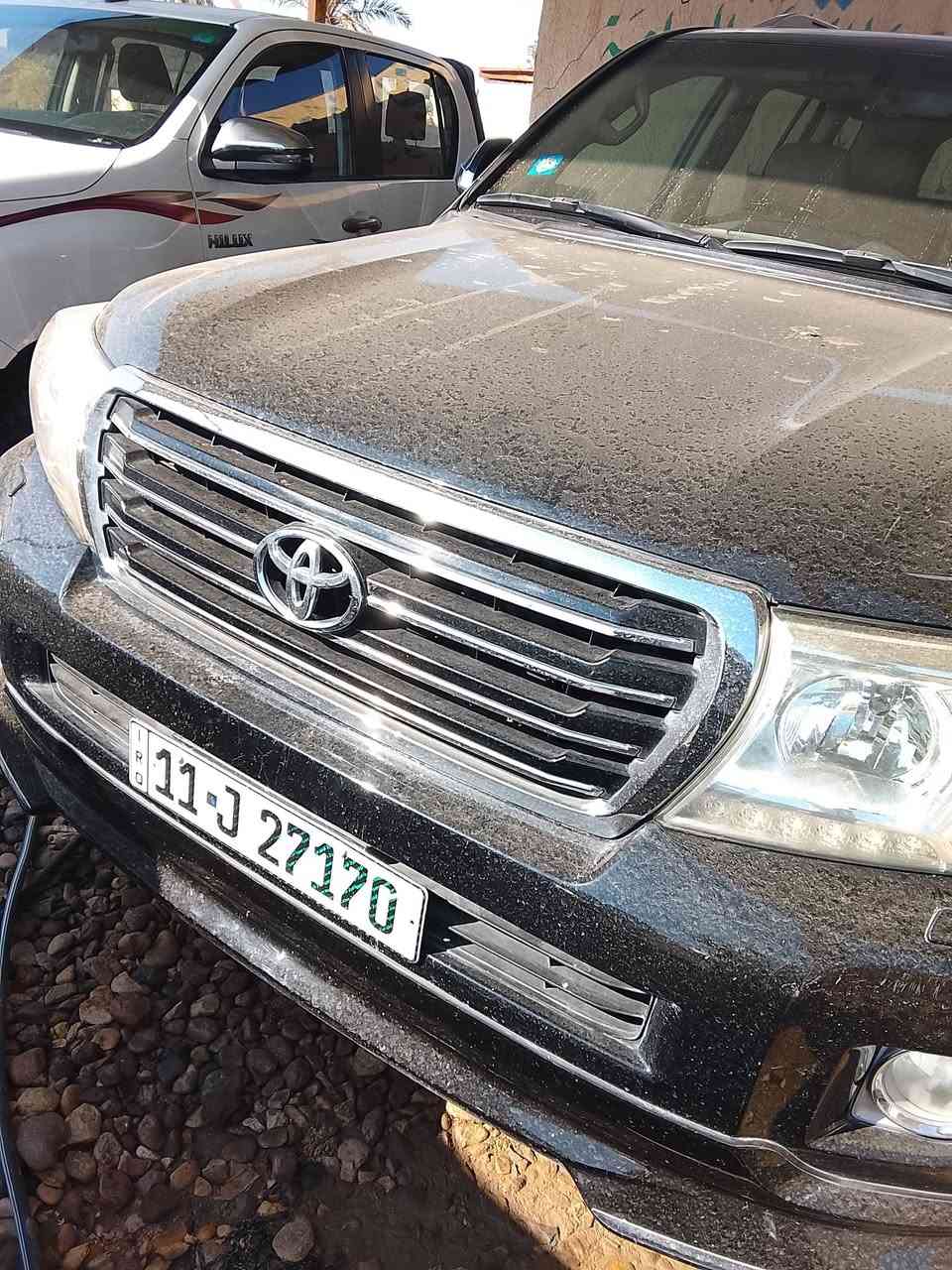 لاندكروزر موديل ١٤ كفاله عامه السعر ٤٠٠٠ دفاتر وبيه مجال ***********
