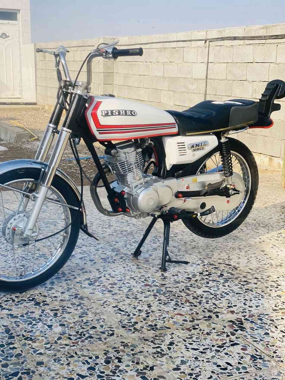 سلام عليكم دراجه تعمر للبيع صارله اقل ١٥ يوم من تعمرت ومضمومه. ومستعجل عل بيعته سعر ٨٥٠ وبيه مجال قليل خاص مقفول ***********
