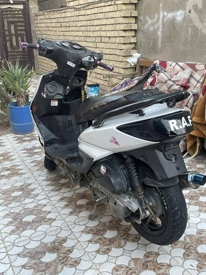 سلام عليكم سكنس فحل للبيع
دراجه متروكه صار شهر ونص بيه تزويد خفيف مكينه 58.5 المكينه مابيه اي شي غير صوت تفيلس
بيه سلف رياضي جديد وكابريتر قفاز دراجه طافيه باتري كاعد والهندر السن مالته مسحوك ابيع كوم حديد مكاني بابل واتساب ***********
