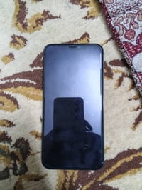 ايفون 11 برو ماكس ٦٤ • بطارية ٧٤٪ • شاشة خطوط