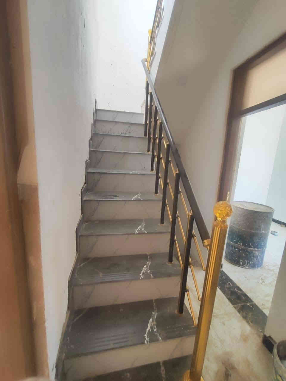 🏠مشتمل   50متر للبيع. حديث
🌐طابو زراعي سند 25 تنازل شركه 

🎴الدوره كراره النسيم شارع البهجا رقم القطعه 144  موقع راقي

🌐طابقين ونص . يومين يجهز مفتاح

♦️واجهه 5نزال 10

 ♦️الطابق الارضي  يحتوي.

♦️ استقبال ومطبخ  .  وخدمات صحيه ومنور. 

♦️الطابق الثاني   غرفتين    نوم. وحمامات 

♦️ بيتونه وسطح 

 ♦️عرض الشارع 10متر خدمات كامله مي مجاري كهرباء تبليط

♦️ للاستفسار الاتصال على الرقم 
***********
غير متواجد على الفيس بوك
