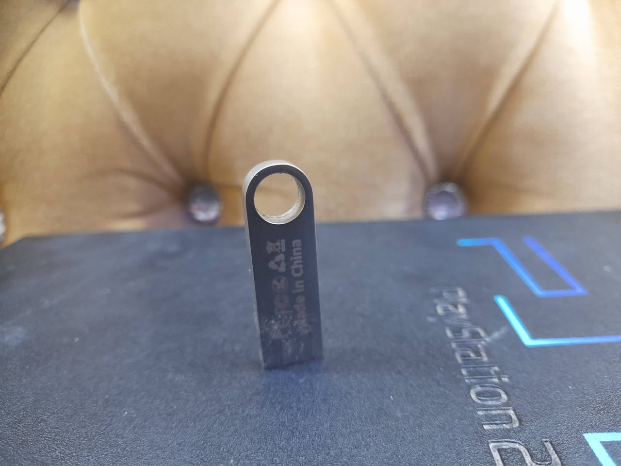 السلام عليكم  بلي شتيشن للبيع يوجد معا قرص يحمل العاب اكثر من 50لعبه يوجد من الاعاب كره قدم  وادرايفر واله حرب العنوان النجف الاشرف  منطقه الرضويه لل اتصال ***********
