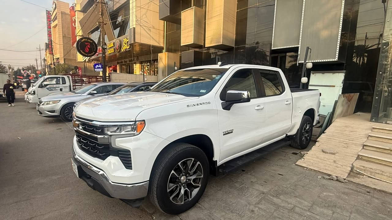 سلفرادو موديل 2024 رقم اربيل وارد أمريكي. حادث باب خلفي ومبدل نفس لون فقط كفاله من دواخل وشواصي كفاله باب طويل بدي كصير المرغوب حجم المحرك(V8) /5300/ الموصفات LT تكساس اديشن
فول حساسات رادار امامي شاشتين سايد بريك كهربائي كار بلي /5 بصمات تشغيل عن بعد باب خلفي كهربائي 4 انضمه قياده سياقه ذاتيه تحديد مسار مثبت سرعه وبعد هواي. بيه. موصفات.
السعر 35.000$ وبيه مجال للمشتري 
📍بغداد الكريعات 
***********
