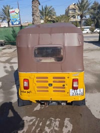 تكتك موديل ٢٠ مرقم بغداد نضيفه كلش السعر 7 مليون وبيه مجال بسيط+964776...