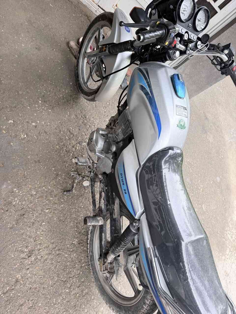 دراجه داي وان عظم موديل ٢٠٢٢اوراق أصوليه محرك مامفتوح صوتها ناعم كفاله عامه سعره مليون ٤٠٠وبيها مجال قليل عنواني كربلاء شارع بغداد رقم ***********
