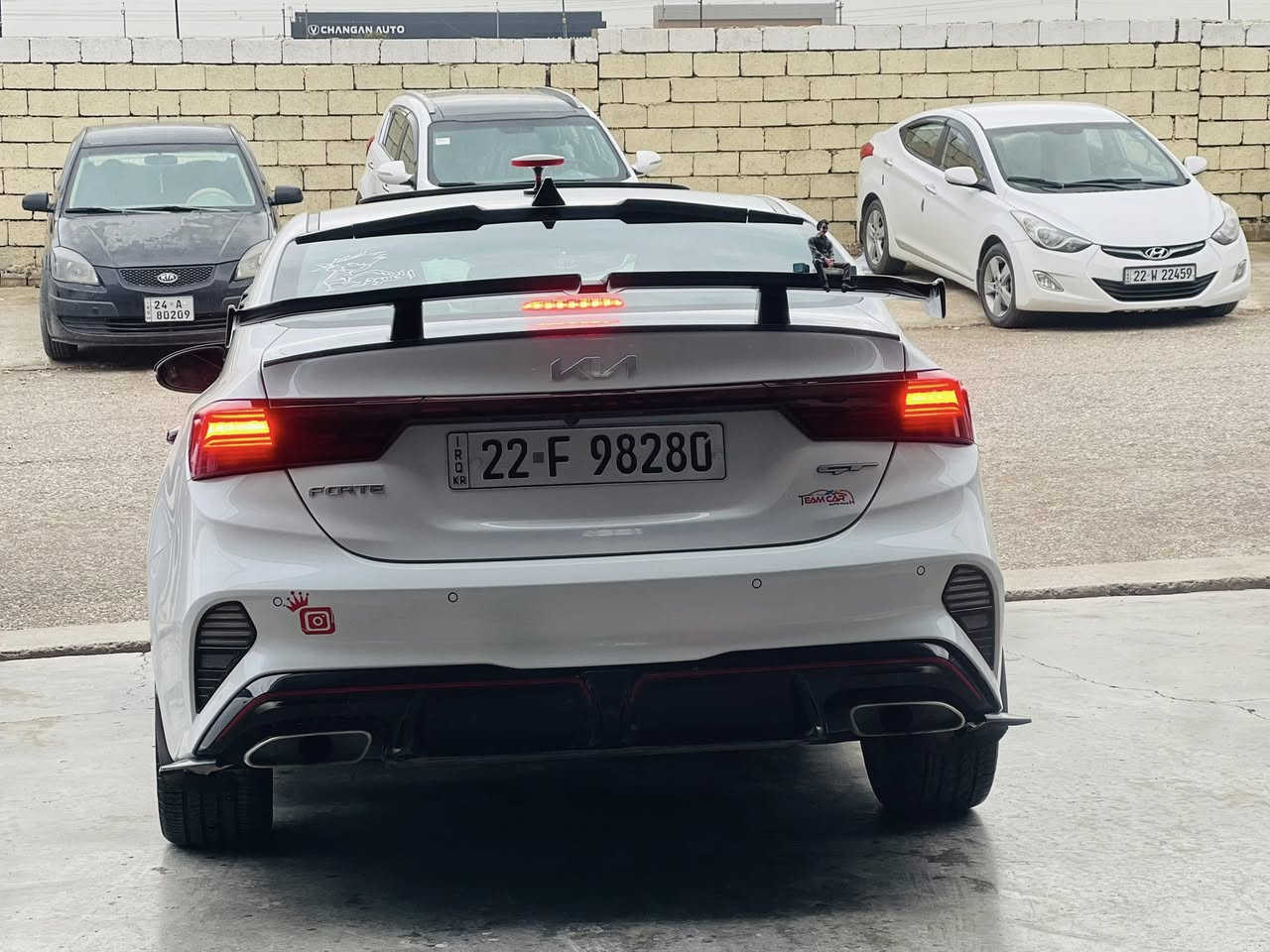 السلام عليكم كيا فورتي 2022 GTالسعر155
السياره فول ١/١
سلايت بصمه كشن حار بارد رادارات 
وبعد بيها موصفات 
مكينه16تيربو 
ماشيه64 
صبغ بلتكمه شبرين فقط بدون دواخل 
الباقي كفاله من صبغ سياره جديده
هزه سنويا كله جديد
السعر ١٥٥وبيها مجال
للاتصال ***********/*********** 
مكان السياره الموصل الأيسر
