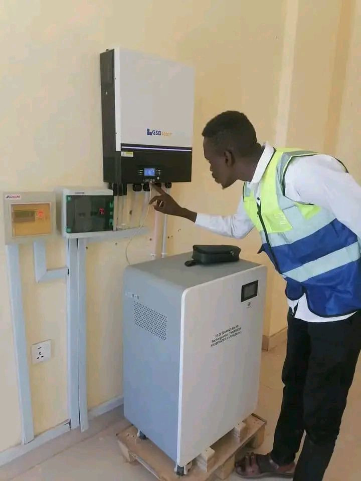 ريح نفسك من قطوعات الكهرباء متوفر لدينا الان منظومه منزليه متكامله فيها 4الواح جينكو 550 وات اثنين بطاطير 200 امبير ومحول 4كيلو التكلفه 2,800,000 
طريقه الدفع التقسيط 
القصد الاول 400,000مقدم شامله للتوصيل والترحيل والتركيب لي ضمان المنظومه وبنسبة لي باقي المبلغ تدفع كل شهر بتدفع 300الف لمده 8 شهور.             التواصل واتساب فقط00249908705876


**إذا كنت صاحب هذا الإعلان وتريد حذفه لأي سبب، رجاءا أرسل رسالة إلى الدعم الفني**