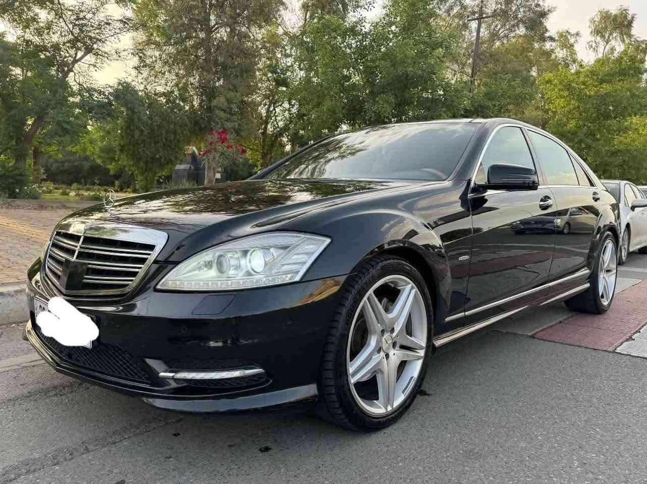 مارسدس 350  لارج باب طويل vip
موديل 2010 / كت AMg بالكامل 
رقم اربيل باسمي سنوية لل2031هزه جديدة 
بدون صبغ بدون بارد 
وارد الماني
... مواصفات السياره ...
-محرك 6 سلندر المرغوب عادي 
-كير أوتو تعليک
-بانوراما
-جكات
-5 بصمات
-سايد بريك بصمة
-تلفون
-ماوس
-5 بردات كهرباء 
-مقاعد كهرباء + تدفئة تبريد 
-داخل ملكي قرميدي 
-ناظور ليلي
-لايتات زنون داينمك
-أبواب وجنطه شفط
-مري شفط وقلاب + أشاير
-زراك لايت
-مري عاكسة
-بچم لد
-بك لايت لد 
-ماوس
-3 وضعيات قيادة
-خزن ميموري
-سستم سماعات هارمن كاردون
-حساسات امامي خلفية
-رادار ميز طعام 
-مثبت سرعة
-انارة الداخل والدشبول متغير 
-ويل كب 18 AMG أصلي
-شاشة متحركة
سونار موجود بالصور
-(وبعد بيها هواي
***********- ***********
