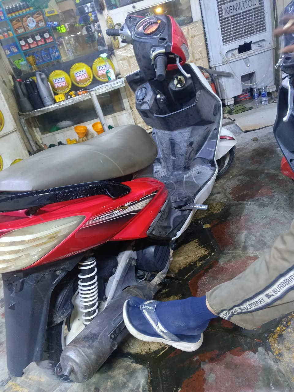 سلام عليكم سكنس فحل نوزل خطين للبيع كلهه ختم واحد بلاديه كهربائيات كلهه شغاله ام الطلاعات الشراي يتصل ***********.     السعر 800 وبيهه مجال
