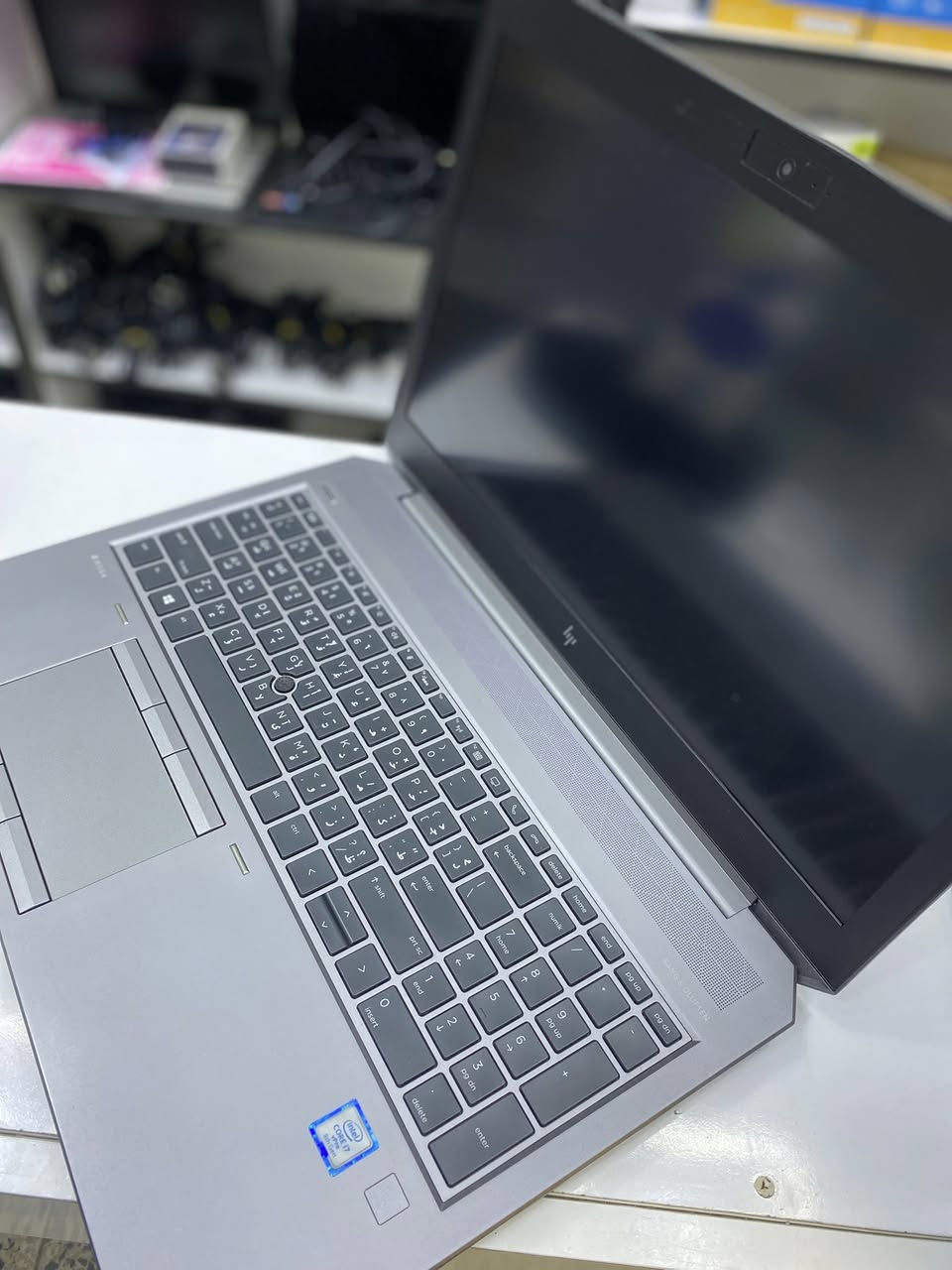 HP zbook 15 G5
معالج i7 جيل 8 (رام 16كيكا-هارد 256ssd m.2)
كارت شاشه خارجي نيفيديا p1000 )4GB)
شاشه 15 و الشاحنة بلاديه 120w 
السعر 520 الف 
***********
