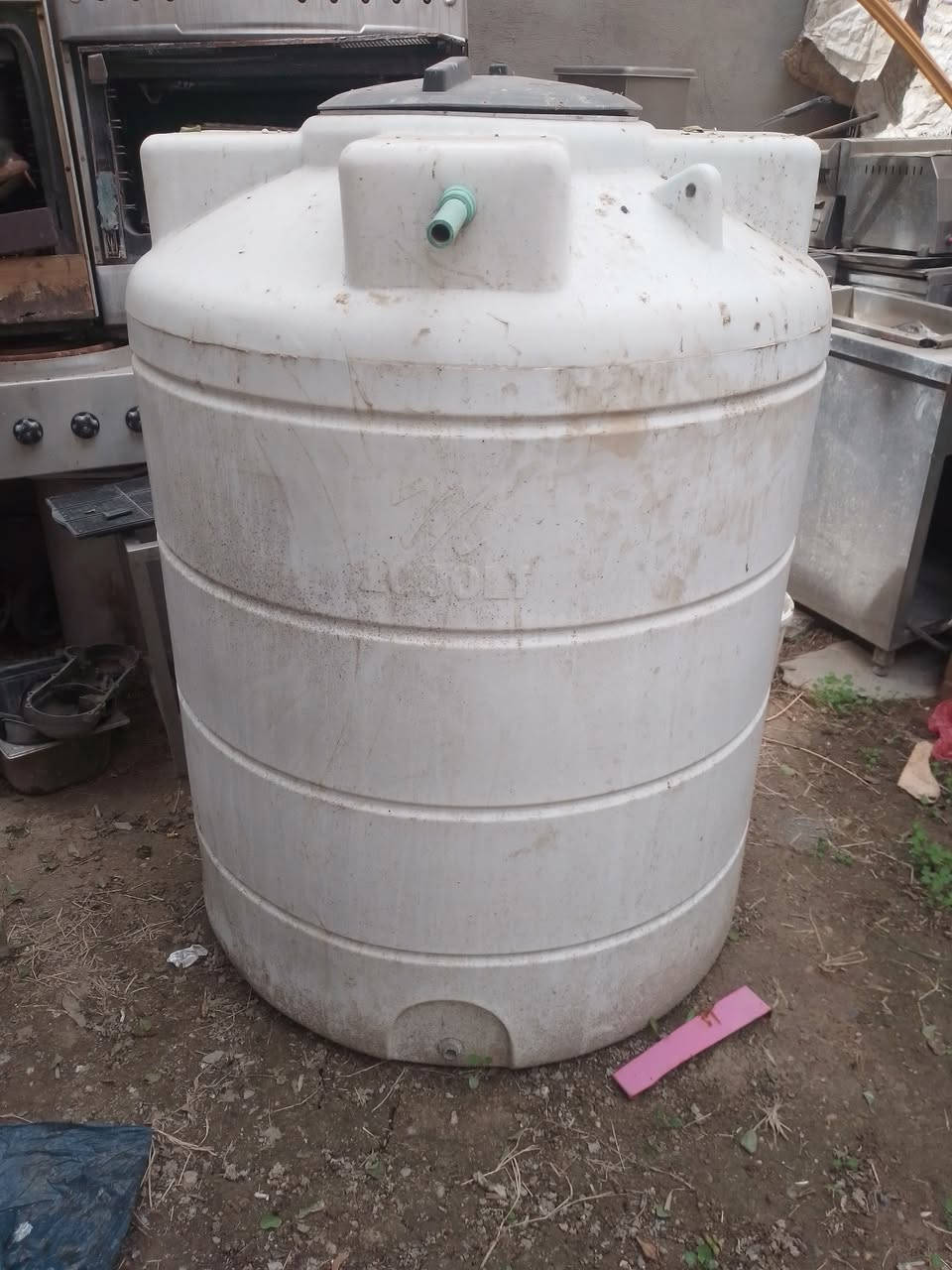 خزان ماء مستعمل سعر 30الف مكان فلوجه 7نيسان+***********واتساب بي
