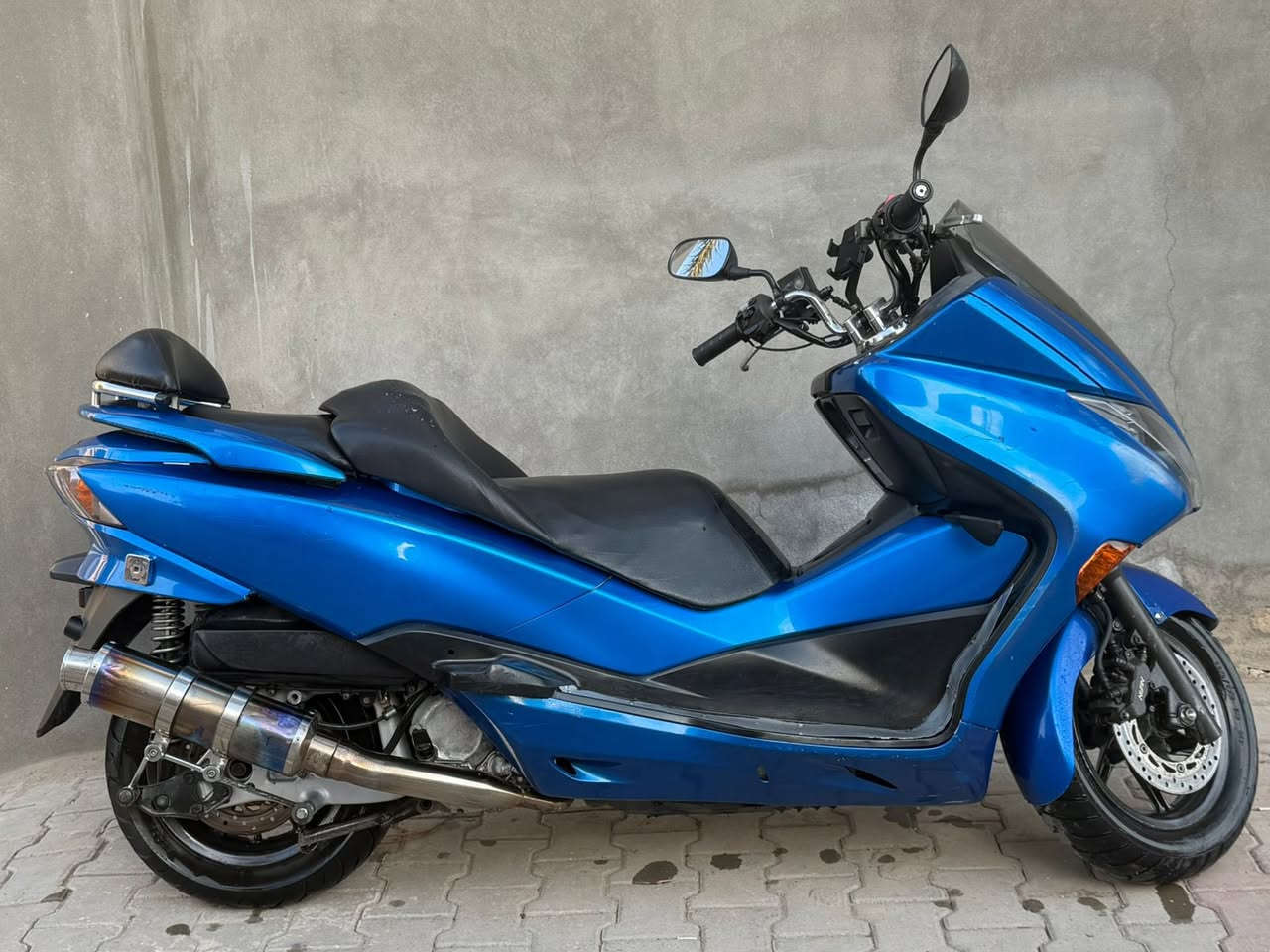 ⸻

السلام عليكم فورزة صفر s7 10 دراجة حلوة بيهة سستم سماعات بداخل الجكمجة بيهة منظومة زنون اصليات وصالنصة رياضي اصلي نظافتها كدامكم نقص بس التريشة اليسار وما بيهة نقص برغي كلشي شغال شلعة ومعدل تايرات شاهدهن جدد تدفئة يدات سعرهة 1350 وبيهة مجال للبيع ما متواجد خاص اتصال على الرقم او الواتساب *********** مكاني واسط قضاء الحي
