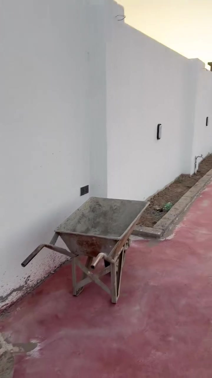 مزرعة للبيع نصف دونم
بناء صاله و 2 غرف وصحيات داخليه وخارجيه ومسبح كامل للاخير وبناء درجة اولى 
باقيلها حديقة واثاث للاستفسار اكثر اتصل ***********
عنوانها ديالى طريق ديالى بغداد بعد سيطرة الغالبيه قرية دوخله قريبة عالشارع العام مربع مزارع فقط
