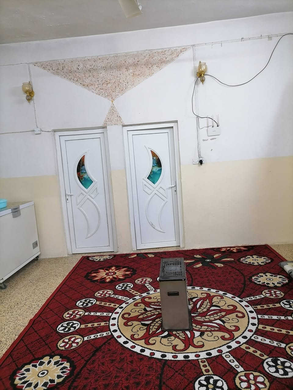 السلام عليكم بيت للبيع 
حي العامل الثانية 
المساحة 200/م ركن طابق واحد غرفتين وهول واستقبال كاشي الاستقبال سقوف ثانوية 
قرب ساحة د.ليث 
السعر/155 قابل للتفاوض
لتفاصيل اكثر مراسلة الصفحة او الاتصال بالرقم ***********
