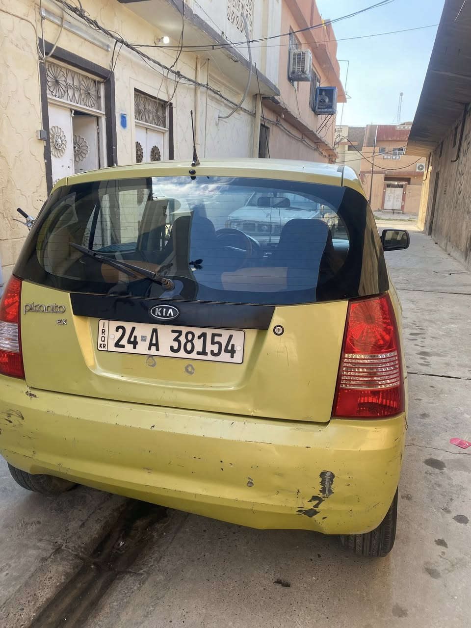 كيا بيكانتو للبيع خصوصي رقم دهوك اجنبي مكينه شرط وكير عادي شرط هزه جديده سنويه 2031  جامات كهرب صبغ رش جاملع وباب خلفي  تحويل مباشر السعر 46 وبيها مجال مكان السياره موصل جانب الايمن للاستفسار  ***********
