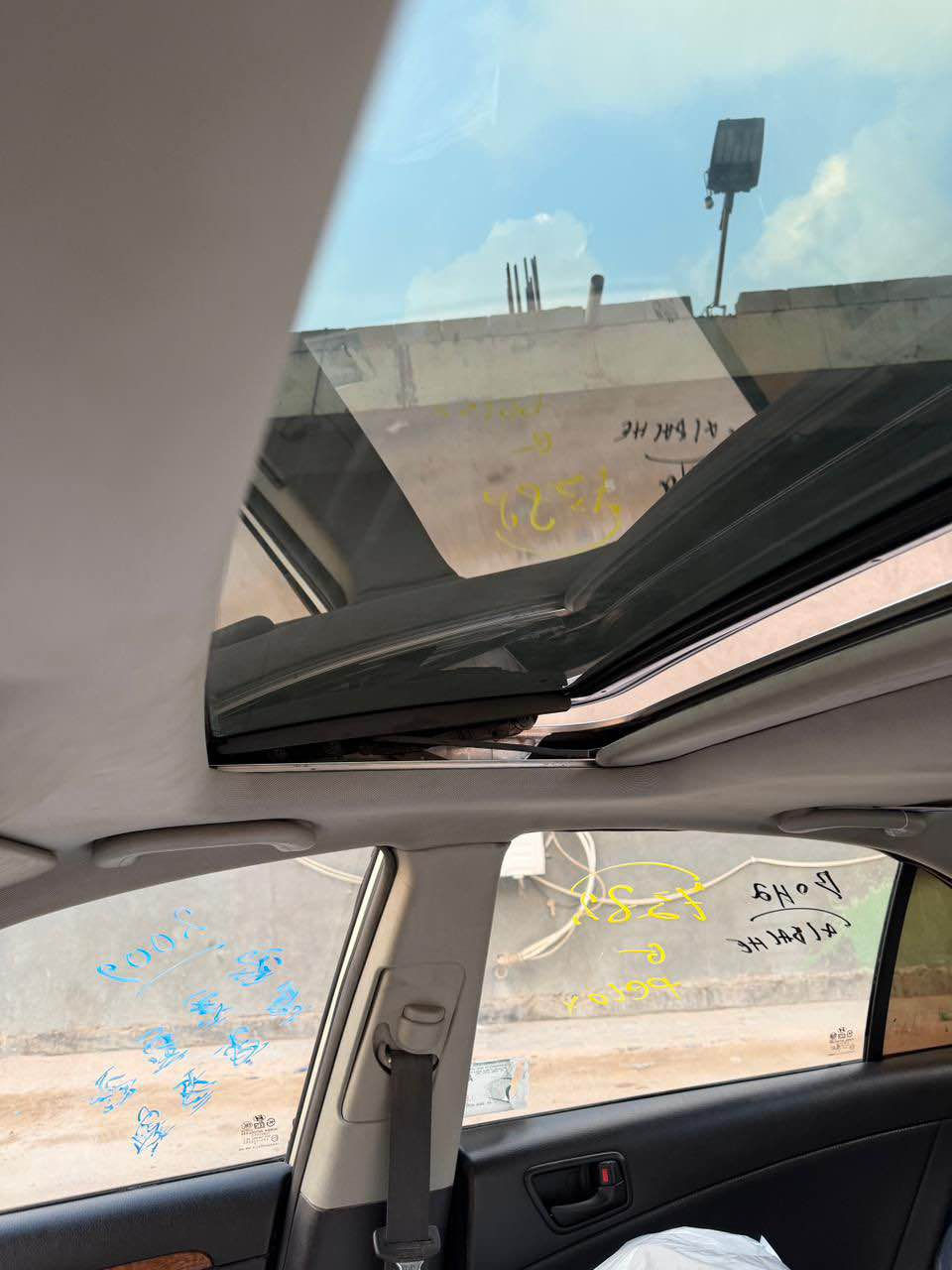 سلام عليكم 
للبيع او المراوس حسب الرغبه 
سوناتا 2010 
غاز غاز انسه الصرفيه فول مالها ب 13الف سبوعين يضل عندك 
كصه جنطه 
مكينه 2000 غاز أصل انسه الدوانز 
كير مكينه شرط 
تدفئه تبريد 
فول مواصفات السياره فتحه تحكم ستيرن شاشه جبيره 
تخم تاير جديد 
السياره جديده بمعنى الكلمه ربع ما تصرف عليها 
مكان بصره 
السعر 45 وبيها مجال 
*********** البصرة, العراق
