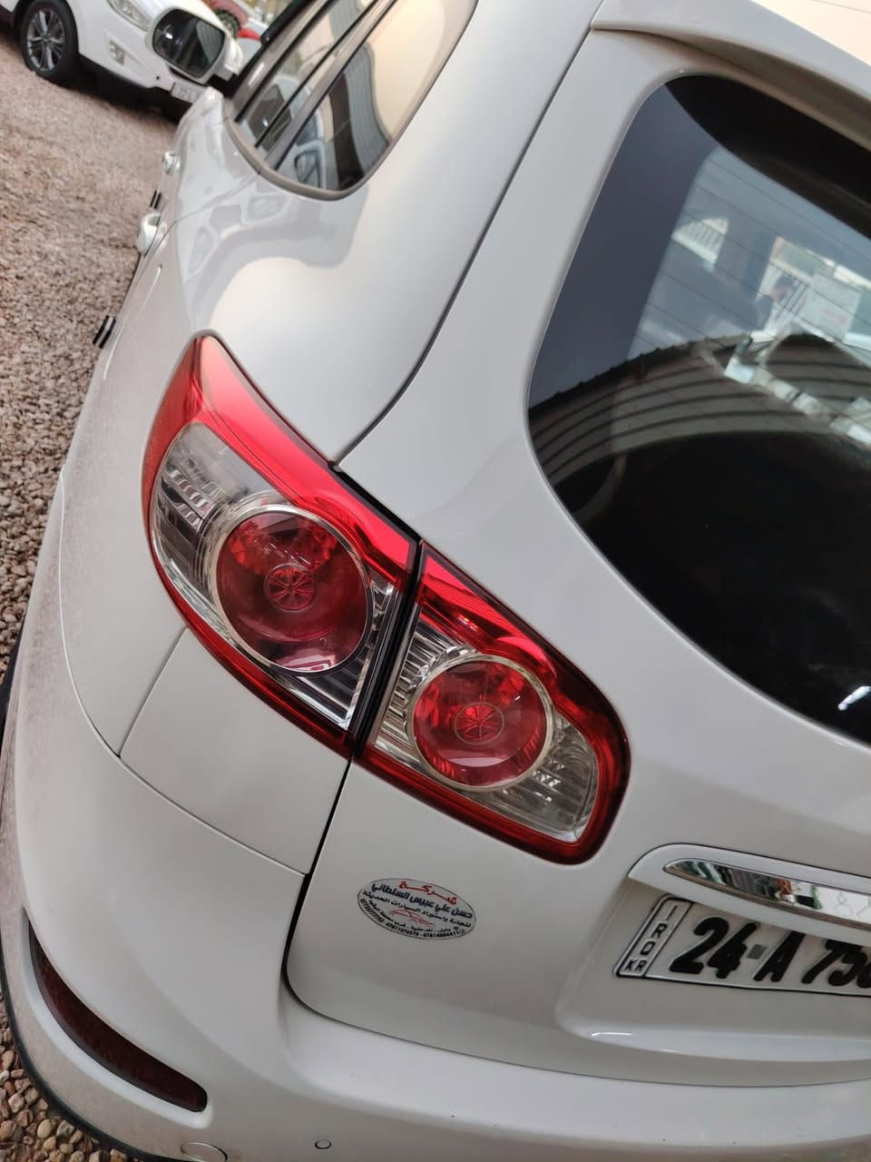 السلام عليكم ورحمة الله وبركاته 

سنتافي 2012 رقم دهوك بأسمي فول مواصفات واحد على واحد 4 سلندر بيها نص جاملغ رش بدون دواخل وبدون فتح سياره جديده وحلوه السعر 160 وقابل للتفاوض 
للاستفسار الاتصال على الرقم ***********
