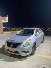 نيسان فيرسا SV موديل 2019 رقم نينوى ، سنوية 2027  قطعتين صبغ ، كير و م...