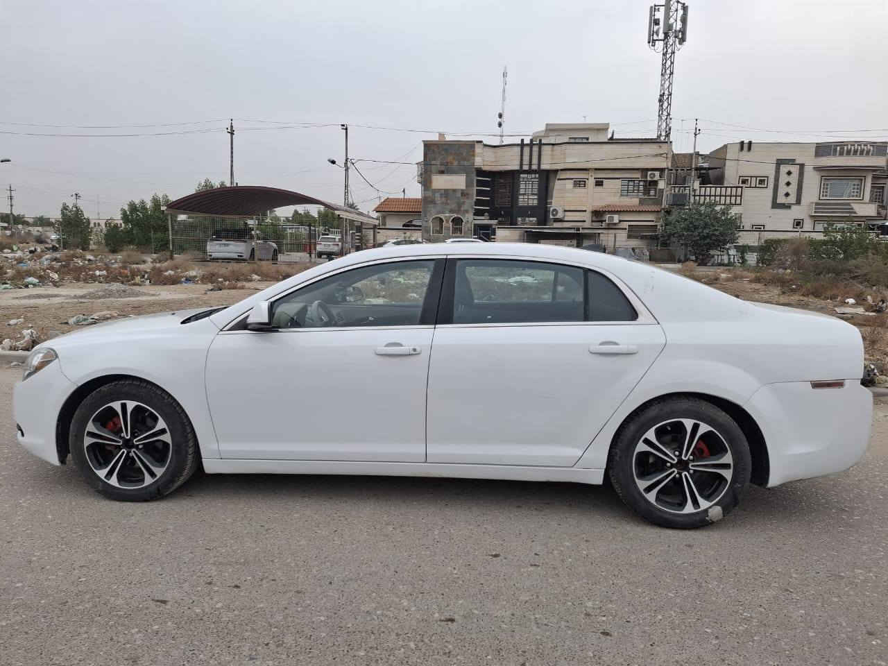 سلام عليكم ورحمة الله سياره شوفر ليت ماليبو موديل ٢٠١٢ سياره خليجي نضيفه جاهزه رقم سليمانيه تحويل مباشر بيها قطعتين صبغ سعر٨٢ بيها مجال بيع او مراوس حسب القناعه مكاني بغداد البياع *********** واتساب متواجد
