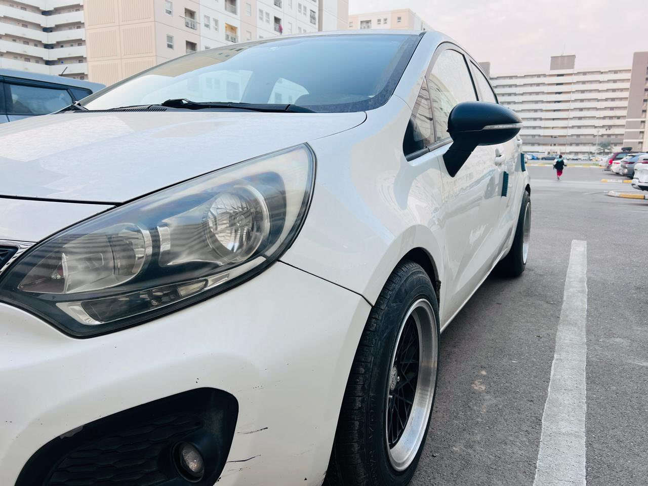 السلام عليكم
كيا ريو 2013 خليجي 
للبيع او مراوس 
شاشه كامره 
كير ومكينه مكفولات
داخل لونين 
حجم المحرك 1600
ماشيه 134 الف 
رقم اربيل سنويه جديده وبأسمي
وكلشي موضح بلصور 

مكاني بغداد بسمايه 
او السيديه حي الاعلام 
اي استفسار خاص


**إذا كنت صاحب هذا الإعلان وتريد حذفه لأي سبب، رجاءا أرسل رسالة إلى الدعم الفني**