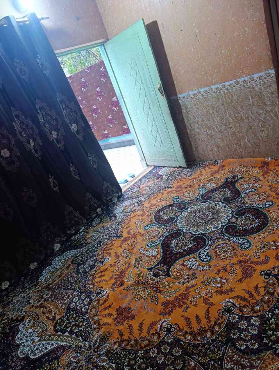 بيت للبيع زراعي قريب الجسر الرميثه مكانه كلش حلو قريب السوق كافه الخدمات بيه شارع 12 متر مساحه 90 متر البيت طابقين غرفه وهول ومطبخ وبراني جوه غرفتين واحده كامله والثانيه بعدي ما كامله بناء عكاده طابوك ***********وتساب
