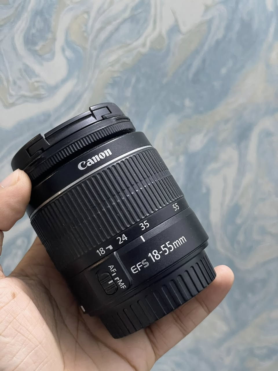 السلام عليكم 
للبيع كانون 4000d بوضع الجديد بالضبط 
الكاميرا نظافة ١٠٠٪؜ مستخدمة قليل جدا حالها حال الجديد بدون مبالغة. مع كامل ملحقاتها شرق اوسط (ماخوذة جديدة بضمان مو بالة) وعدستها الاصلية ١٨-٥٥

السعر ٣٠٠ الف اي ما يعادل ١٩٠ دولار 
عنواني بغداد ***********
