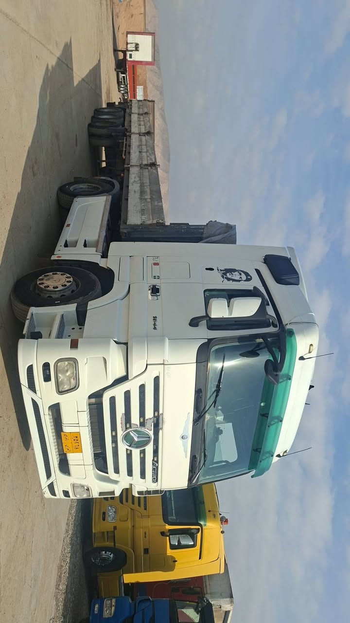 بسم الله الرحمن الرحيم 
النوع السياره . مارسدس اكتروز. تاك ويل دبل قماره تريله فلات جوانب متحريكه 3 محور دبل تاير 47 طن 
موديل . 2005. حجم محرك 18.44
مواصفات . تبريد . ريتادر  5 طقات . ثلاجه داخل . سبلت . كلاج . محور قصير 
عربانه د بل تاير . حجم 11 . . 47طن . بدون كسر بدون فطر 
كير محرك اكسن شاصي قماره . مكفول كفاله عامه شرط 
رقم دهوك . تحول مباشر 
السعر 345 معا مجال 
عنوان. معرض هوار طريق دهوك موصل جمبور عميريه 
***********
***********
