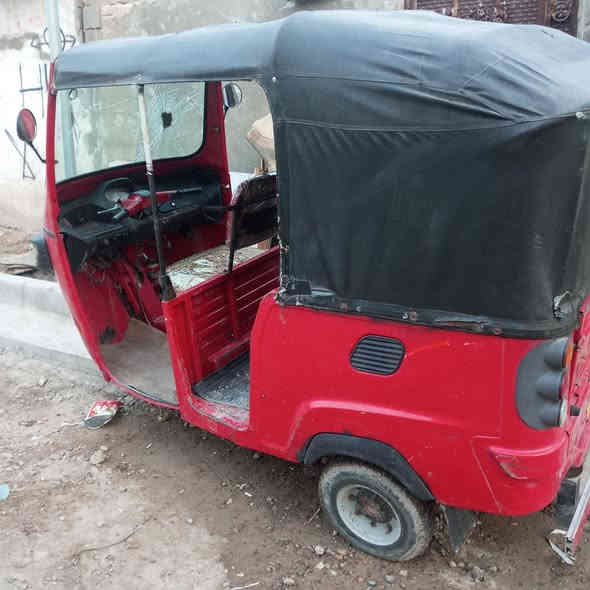 سلام عليكم  تكتك بياجو لبيع مكينه بلاديه تكتك شغاله عوزه قمجي مال بك ول شاير ول بقيه كله  ما متواجد عل نت مكاني بغداد حي اور  *********** سعر ملون وميه بيه مجال
