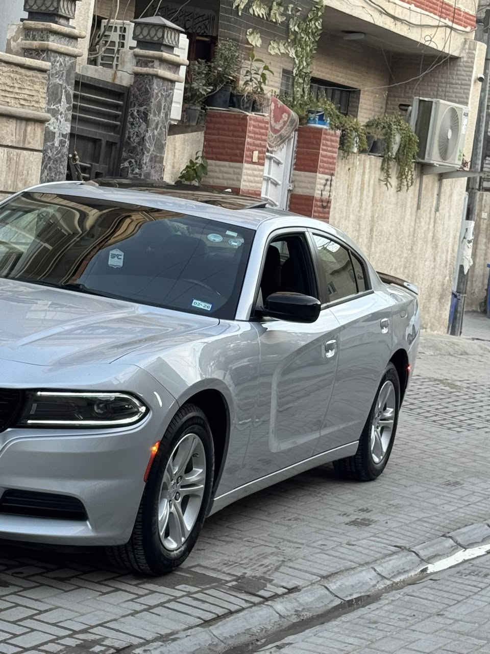 السلام عليكم للبيع جارجر 2023 وارد امريكي حادثه جاملغ خلفي وباب بدون دواخل رقم اربيل ترقيم جديد ماشيه 30 فقط السياره فتحه كرسي كهرباء بصمه شاشه كبيره للاستفسار *********** بغداد السيديه
