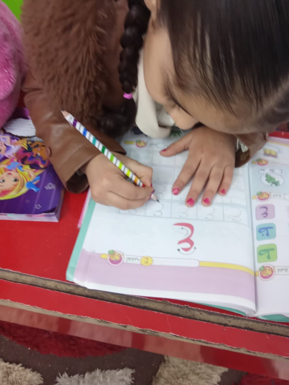 #اعلان.. #اعلان.. #اعلان ..📢📢📢
📌تعلن روضة وحضانة الوريث الأهلية بحلتها الجديدة🏫 وبسبب كثرة الطلبات قررت ادارة #روضة الوريث بفتح التسجيل 📋 للدوام المسائي - والأوفر تايم - يعني وقت اضافي للموظفين

بأشراف ادارة 👩🏻‍🏫 متخصصة وخبرة في مجال رياض الاطفال
كوادر تدريسية👩‍🎨👩‍🔬👩‍🍼👩🏻‍🏫👩‍💻متدربة على جميع المهارات التربوية في التعامل مع الاطفال

تعليم الطفل القراءة والكتابة📖✏️والمهارات الإملائية 
منهاج دراسي حديث ومخصص لرياض الاطفال 
عربي📓رياضيات 📙علوم 📕إسلامية 📖وإنكليزي 📚

أنشطة ترفيهية منوعة👏👏👏

الموسيقى🎼وفقرة الرياضة🥅🛝🎻🎸🎹🥁
تعليم الطفل الاسس التربوية🍽والتعامل مع الاخرين
المرسم الصغير 🎨🎨🧑🏼‍🎨👩‍🎨
قاعة خاصة للداتا شو لعرض أفلام الكرتون وبرامج تعليمية 
قاعة خاصة لتناول الطعام 
العاب فكريه حديثة🧩والعاب خارجية مميزة🎡🎢
اناشيد وفعاليات منوعة ترفيهية
حفلات ميلاد🎂 وحفلات تخرج مميزة لاطفال روضتنا🧑🏻‍🎓👩‍🎓🎉🎉 
خطوط نقل متوفرة لجميع المناطق 🚘
دوام صباحي ومسائي 
المراحل تتضمن
الحضانة 
مرحلة kG
مرحله الروضة KG1 
مرحله التمهيدي KG2 

*الوثائق المطلوبة:
١_ جنسية مستنسخه او بطاقة موحدة للطفل 
٢_جنسية مستنسخه او بطاقة موحدة الوالدين مع بطاقة السكن 
٣_ صورة شخصية للطفل
٤_فايل
العنوان/ بغداد الأمين الثانية الفلكة المشجرة أو فرع أسواق ليمونة بالقرب من ثانوية الوريث الأهلية للبنين 
للاستفسار الاتصال بالرقم *********** 
روضة وحضانة الوريث الأهلية _معا_نبني_مستقبل_ابنائنا
