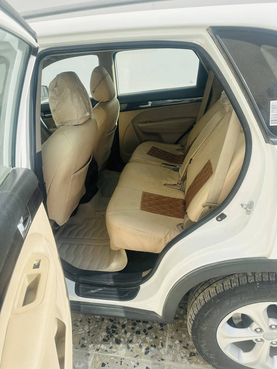 السلام عليكم 
سورنتو للبيع فقط 
رقم بغداد 
مكفولة 
بعدها بفابلون الشركة
جديده بمعنى الكلمة 
موديل 2013 
مريي قلاب 
محرك 2400
وبالعافية ع الي ياخذها 
***********للاستفسار

‭٠٧٨٠ ٧١٣ ٠٧٦٠‬
