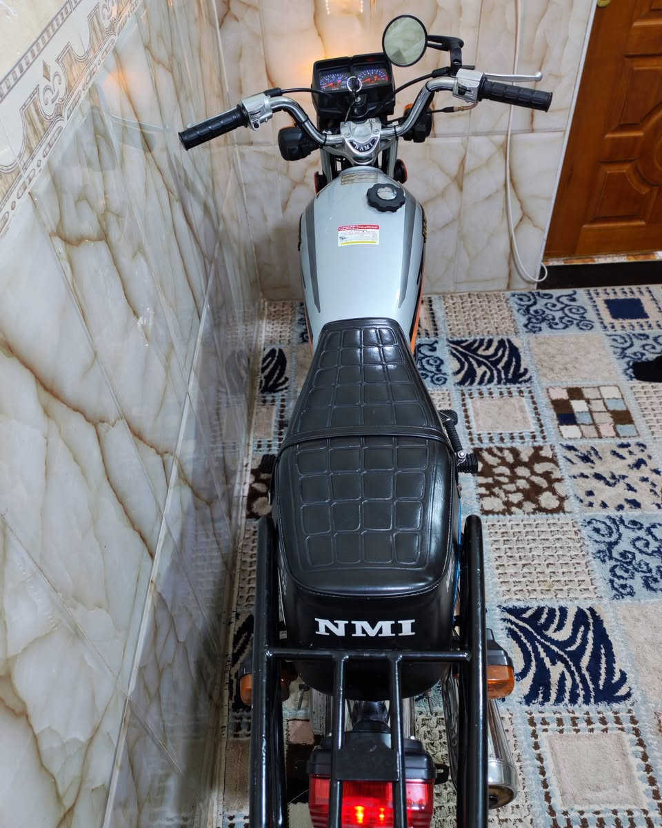 السلام عليكم نامه لليع 23 وكيل نوفل الدراجه شوفت العين نضيفه وكهربائياتهة كلهة شغالهة المكينه مكفوله وفحص عد الي يعجبك
المكان/السماوه  السعر مليون 400 الي مايعرف بلسعار لا يراسل
الماسنجر مفتوح رقم ***********
