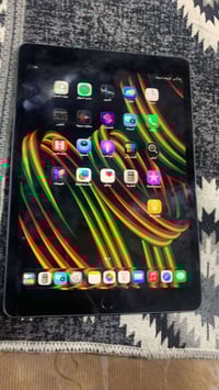 آيباد ٩ • ٦٤ • نضيف