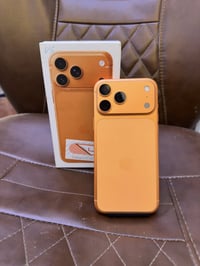 آيفون ١٧ برو ماكس • ٢٥٦ • بطارية ١٠٠٪