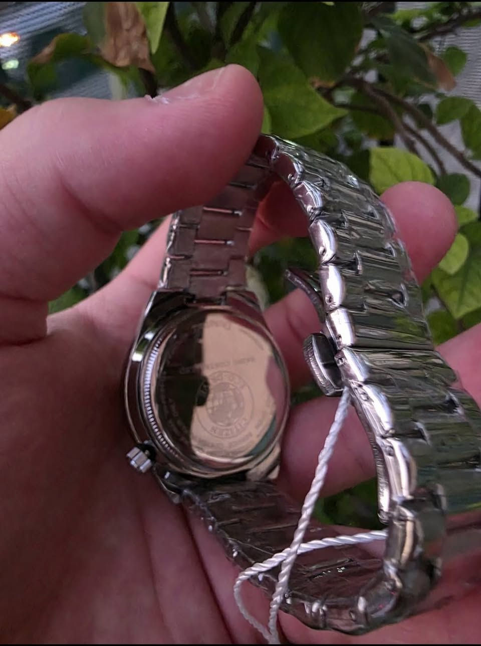 ساعة من ماركة "ستزن"  
تعمل بنظام كوارتز "باتري" 
📟تاريخ شهري    
🔍عدسه مكبر للعداد الشهري 
😍ماكنة  كبس 
🔥ضد الماء 
💥قفل  فراشه
🔥طلاء ثابت 
💎زنجيل عليه ختم ستزن  
🤩  السعر  30الف مع التوصيل 
📞للتواصل والاستفسار يرجى التواصل معنا على الرقم او الماسنجر 
***********
🚛🚚يوجد لدينا توصيل لجميع محافظات العراق 🚚🚛🇮🇶🇮🇶
#براند #AN #للساعات
