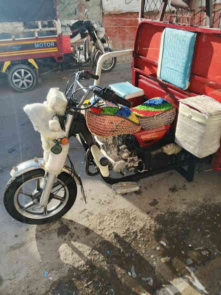 سلام عليكم ورحمة الله وبركاته
ستوته البيع موديل 23 عداد الكتروني مكمرك 
سبير مو نازل ستوته محرك مامفتوح 
مكاني رمادي شارع 60 (السعر 2600)
رقمي ‏‪***********‬‏
