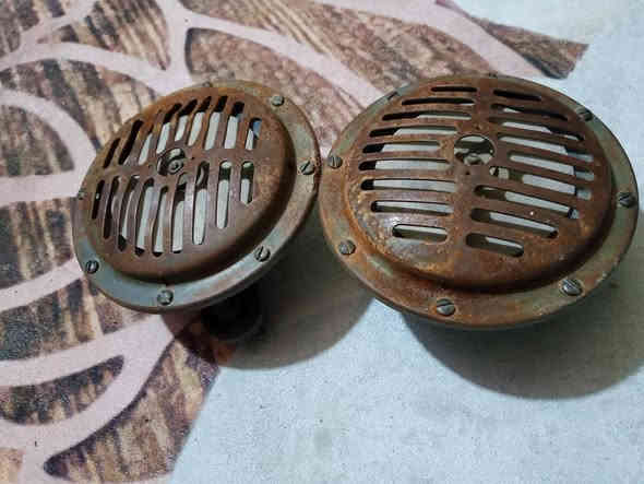 السلام عليكم هورنات بوش موسس اصلي مكاني بغداد مدنيه الصدر السعر 375  وبيهن مجال قليل الرقم ***********
