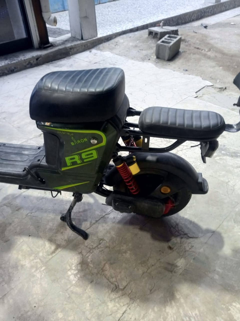 السلام عليكم دراجه ار9البيع موديل 25دراجه بطاريات 32امبير جدد تخبل كامله غراضها كامله مكاني البصره الزبير السعر 400وشراي يدلل رقم الهاتف ***********
