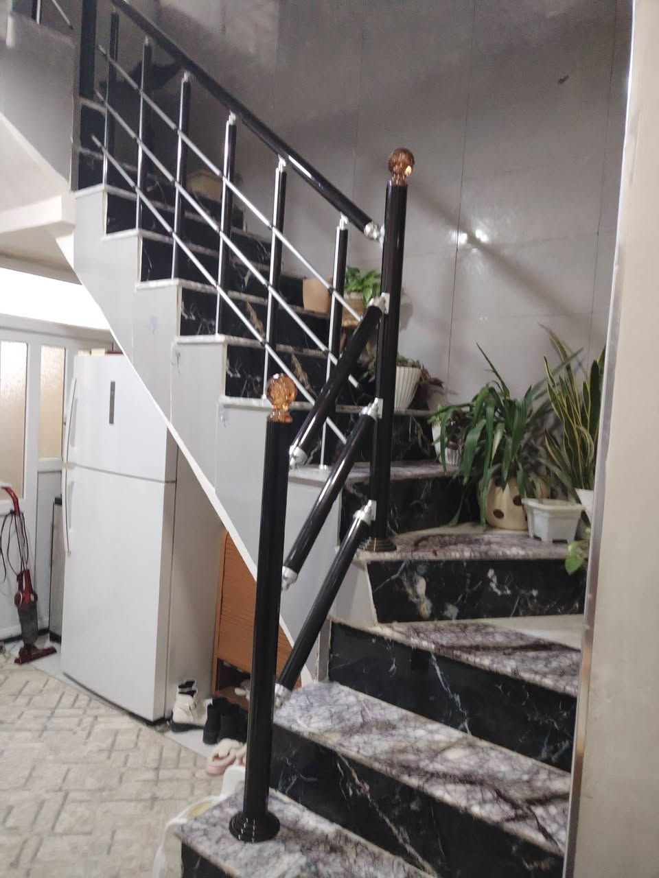 بيت للبيع / او المعارضه 

في حي الفلاح الثانية / مقاطعة ٩ / سند ٢٥  طابو زهور / بناء ٢٠٢٠ /المساحة 125 متر واجهة ٦ وربع  / طابقين 

الطابق الاول ( مطبخ بارد ومطبخ حار / هول مفتوح عالمطبخ / استقبال / غرفة نوم  / حمامات ) 

الطابق الثاني ( ٣ غرف نوم/ وهول/ وحمامات)

السعر 170 مليون قابل للتفاوض 

للاستفسار ***********
