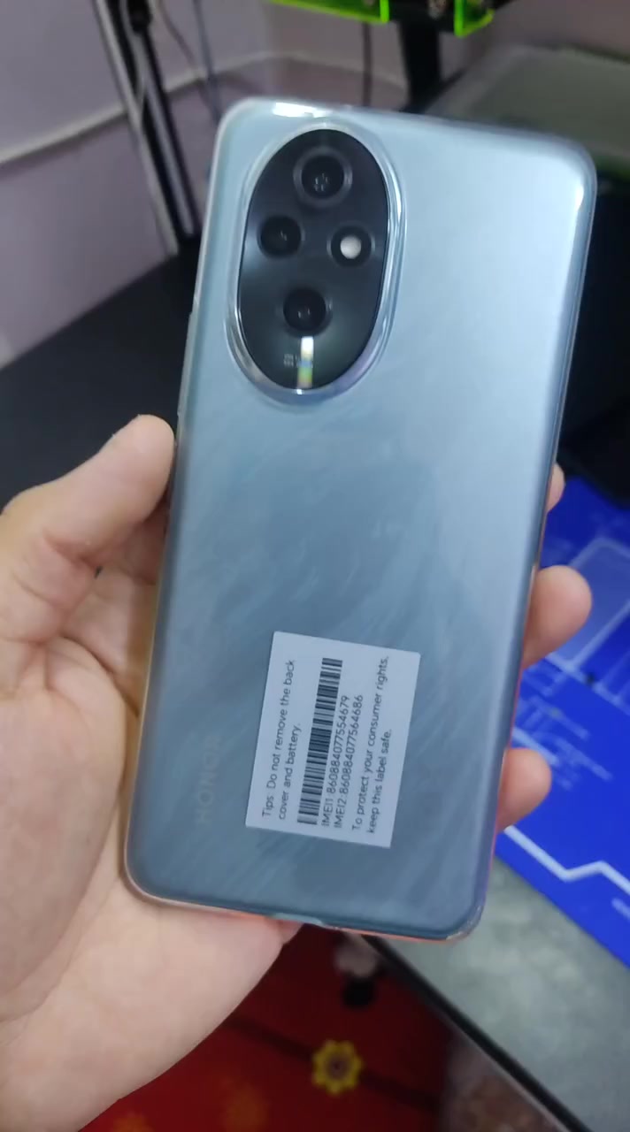 السلام عليكم 

هونر 200 العادي للبيع 

 ذاكرة ٥١٢ 

استخدام 10 ايام فقط 

الي مهتم يراسلني واتساب وبخدمتك 

***********
