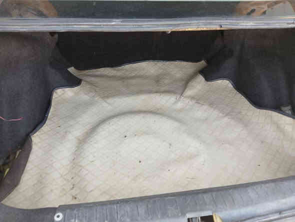 السلام عليكم اخوان سياره ليفان 620
سيارة خير من يم الله كير ومكينه كورلة نضيفة كير اوتوماتيك و تخم تاير جديد و باتري جديد سيارة بأسمي مصفرة هية
ارضيه دوشمه صدر خلفي امامي جديد وغراماتهه 
... السعر 40ورقة وبيهة مجال 
الاستفسار على الرقم فقط  ***********
