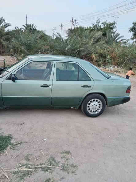 سيارة مرسيدس دب للبيع موديل 1987 بغداد السيارة بيه تبخير تخم تاير جديد حالين السيارة في البصرة السعر 25 وبيه مجال الاتصال على الرقم ***********
