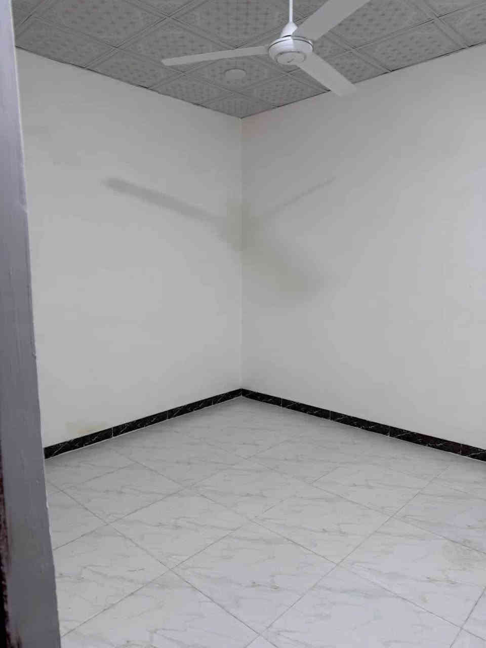 بيت للايجار 50 متر بيت جديد مامسكون
نجف مقابيل ملحق قريه الغدير عمود 317 بلخط الثاني
يحتوي على غرفه وصاله ومطبخ  وصحيات داخليه ومكشوفه 
 لاستفسار عل رقم ***********
