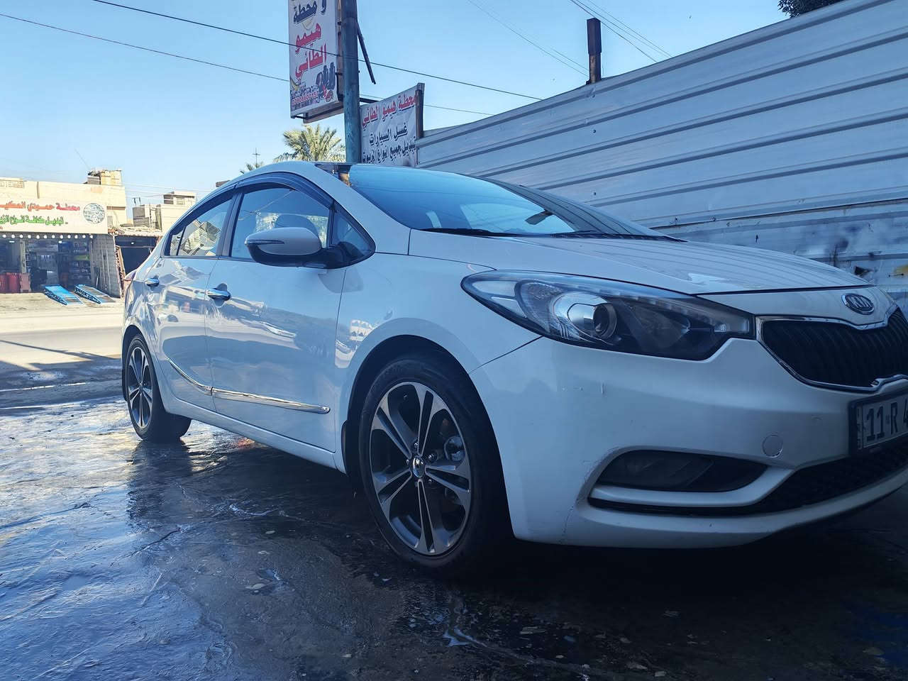 السلام عليكم سيراتو للبيع محرك ١٦٠٠دوش  صبخ دواسه او نص باب  موديل ١٤  عنوان بغداد ﷼  سعر ١٢٠ او مجال  ***********
