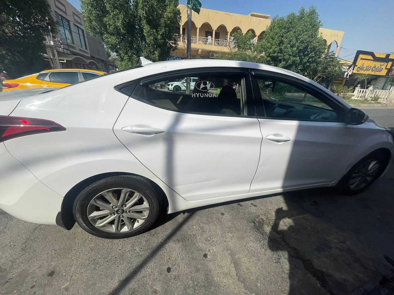 السلام عليكم النترا خليجي موديل 15 لون ابيض رقم واسط للبيع او المراوس محرك 1600 سونار جديد السعر 115$ وبي مجال متواجد على الخاص 
***********
