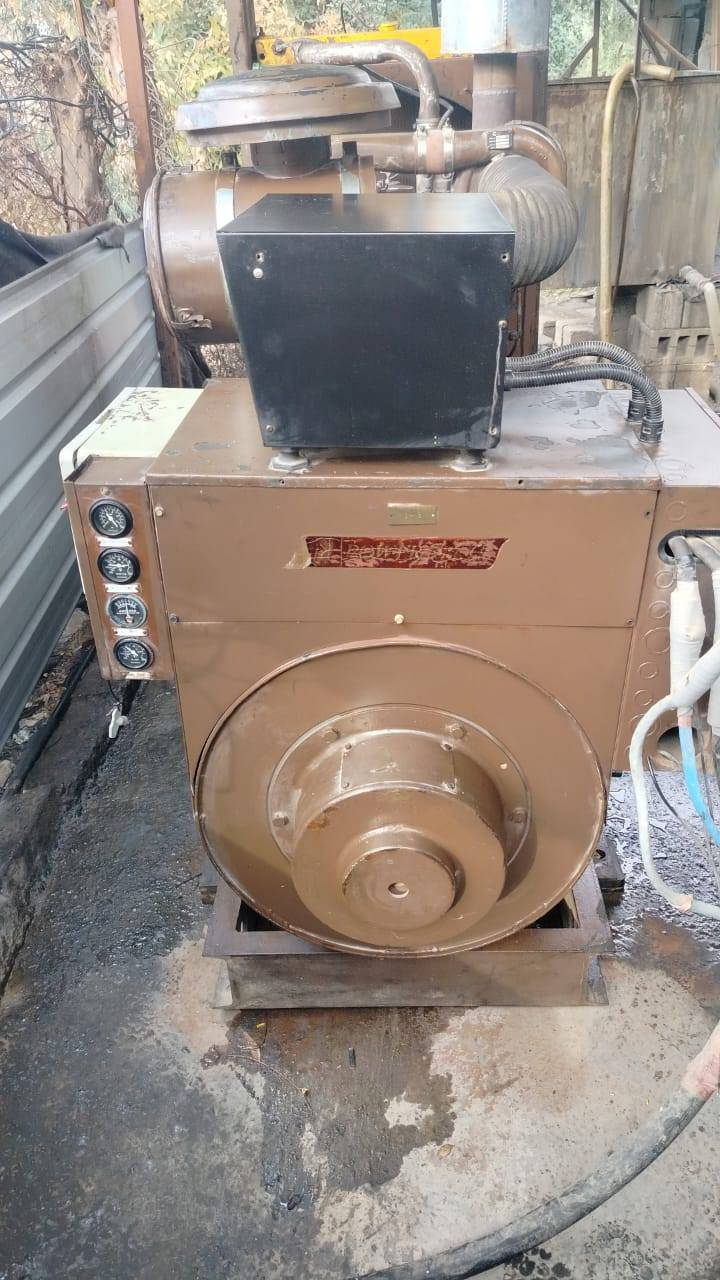 مولدة كمنز 5.5 كامشفت رفيع انجكتر عادي توليد 250كيفي جاهزه عالحمل ومكفول الشراي يتصل   ***********
***********
