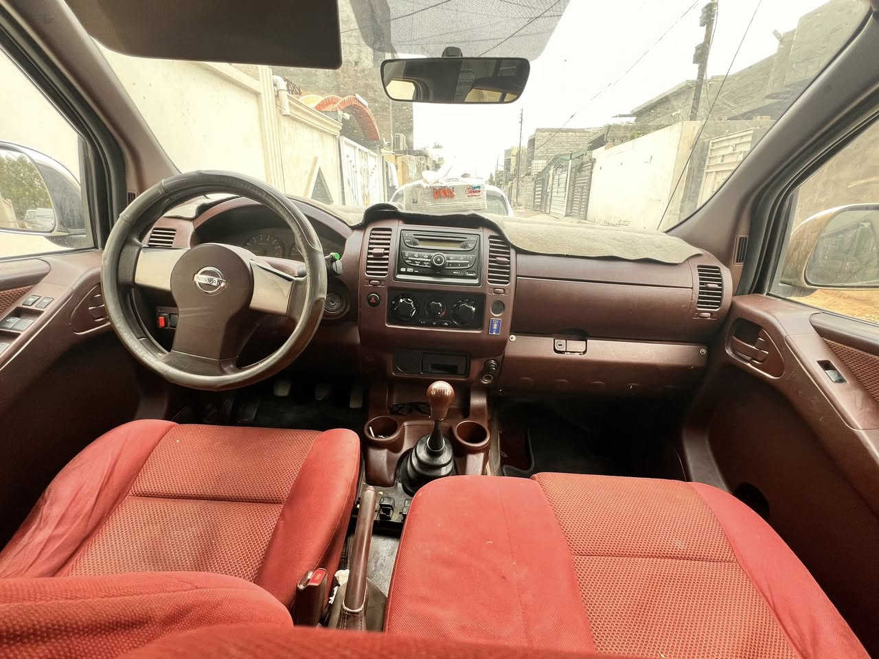 سلام عليكم نيسان نيفارا 2008 مصبوغ عام بسبب الجراد كير عادي رقم بغداد بأسمنه تبريد وتدفئة ثلج محرك بلاد كير بلاد لا تنقيص ولا دخان تخم تاير جدد سياره كلها جاهزه زوج ليد زينون السياره سعرها 85 وبيها مجال كلش قليل المكان بغداد الدوره البوعيثه ***********
