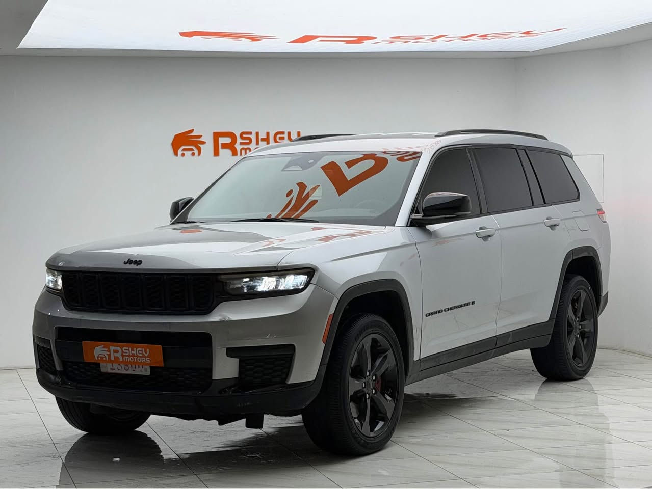 تحطيم الاسعار ب سعر شكل قديم 🔥😍💣
Jeep Grand Cherokee 2023
جيب گراند شيروكي ٢٠٢٣

مواصفات  Laredo Black top
(مقاعد جلد+تدفئة-سقف سلايت-تدفئة المقود-رادار)

مكينة ٦سلندر حجم ٣.٦لتر 
ماشية ٥١،٠٠٠ ميل و بحالة جداً ممتازة 

 ضرر السيارة اربع قطع بنيد و جاملغ و بابين بدون دواخل ايرباك بس دكمة مرجع سستم السيارة كلش حلوة و نظيفة

رقم كاتي دهوك تترقم شمالي السيارة
مكفولة من كير و محرك و كهربائيات

و ب سعر(238$) ورقة و بيها مجال

مكان السيارة

دهوك -معرض ارشف R-Shev
رقم51 من معارض التيرمينال 

***********
*********** دهوك, العراق
